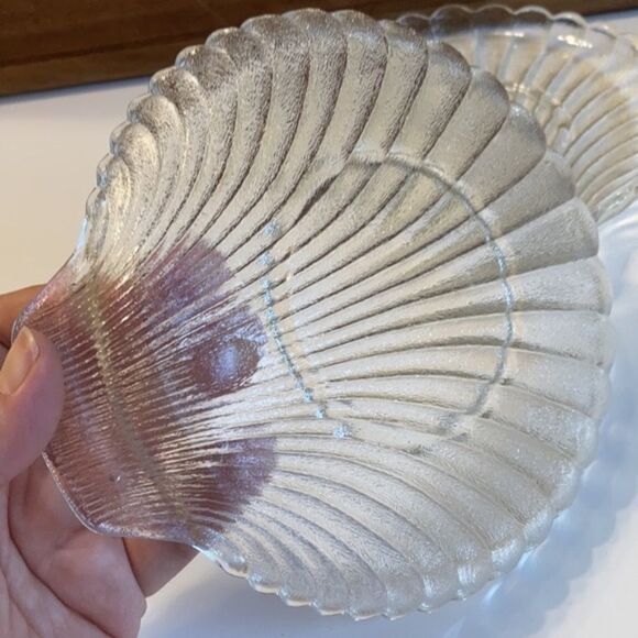 Vintage Small 7.5" Clear Glass Shell Plates Set 2 Boho Nautical Coastal - Picture 3 of 5
